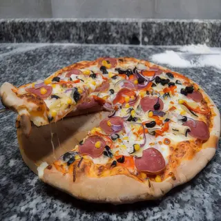 Pizza A la Grec Ø 40cm + sos inclus