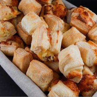 Pateuri cu telemea 100 g