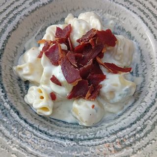 Capelli umpluți cu Foie Gras Bacon și Ceapă Caramelizata