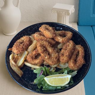 Inele de calamar cu cartofi prăjiți ( 350g )