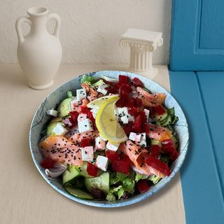 Salată cu somon fume ( 350g )