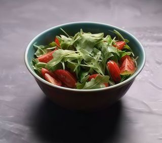 Salată de rucola și roșii cherry