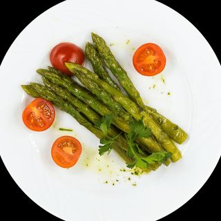 Sparanghel gratinat cu usturoi și pătrunjel