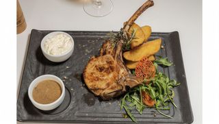 Cotlet de porc cu os