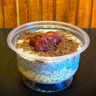 Budinca cu chia cu ciocolata neagra si visine 150g