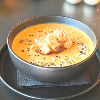 Supă cremă de legume cu semințe