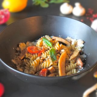 Paste cu pui și pesto