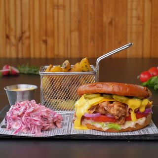 Sago Deal - Pulled Pork Burger + Cartofi + Salata + Sos