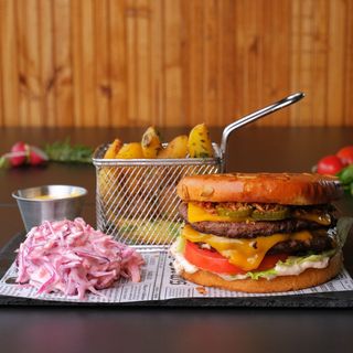 Sago Deal - Ultimate Smash Double Cheeseburguer - Cartofi - Salata - Sos