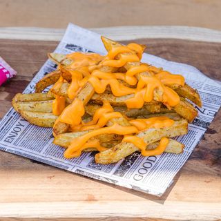 Cartofi cu sos Cheddar