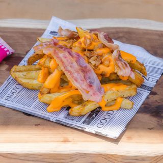 Cartofi cu Cheddar și bacon