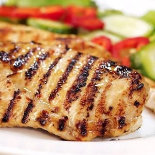 Piept de curcan la grill cu ciuperci la gratar