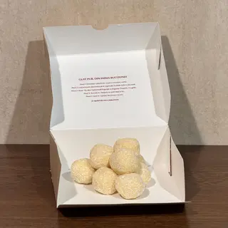 Bomboane cu cocos și migdale