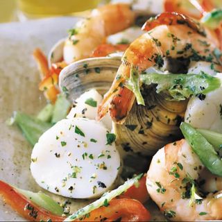 Salată cu fructe de mare