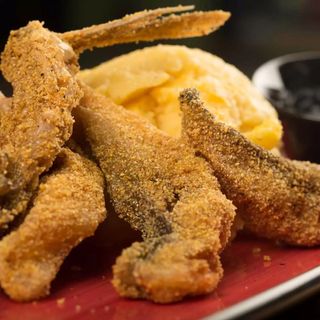 Crap prăjit cu mămăliguță