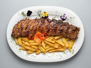 Coaste de porc cu cartofi copți