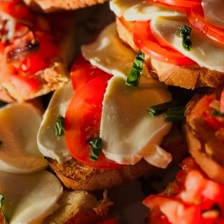 Bruschetta caprese (2buc)