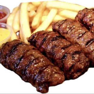 MITITEI DE CASA PUFOSI CU CARTOFI PRAJITI SI MUSTAR