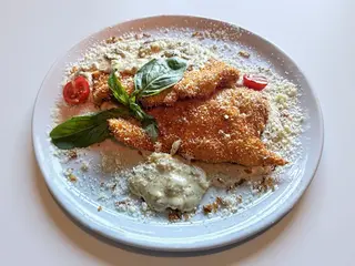 COTOLETTA DI PETTO QUATTRO FORMAGI E FUNGI