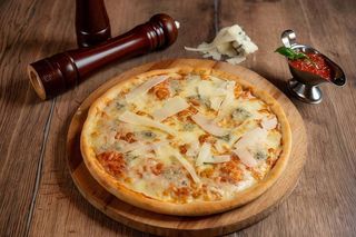 Pizza Quattro formaggi 30 cm (OFERTA 1+1)
