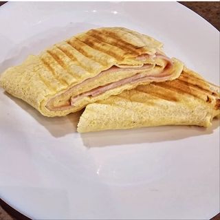 CLATITA SARATA cu șuncă și brânză topită felii 250 g