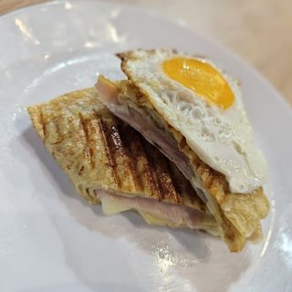 CLATITA SARATA CU SUNCA PORC SI OU 290 g