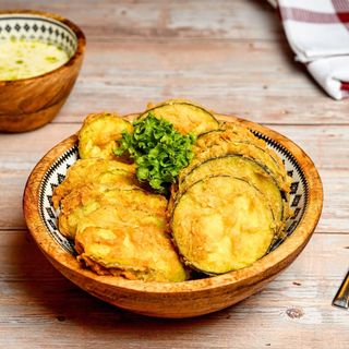 Mix de dovlecei și vinete pane