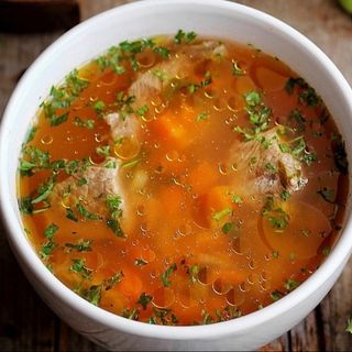 Ciorbă de văcuță + aripioare de pui