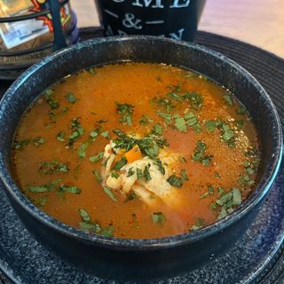 Ciorbă de pui cu tăiței de casă