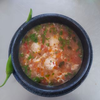 Ciorbă  de perișoare + aripioare de pui