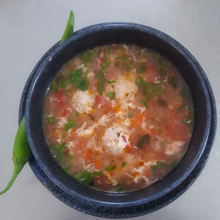 Ciorbă de perișoare + cârnați minune cu boabe de muștar