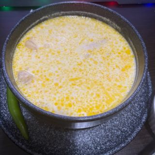 Ciorbă de burtă + cârnăciori minune cu boabe de muștar