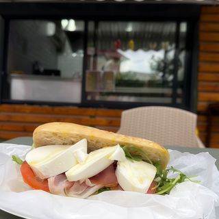 Ciabatta cu prosciutto crudo