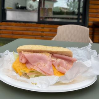 Ciabatta cu mortadela