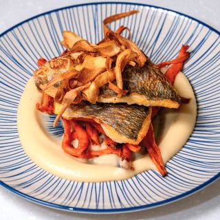 File de doradă cu piure de păstârnac