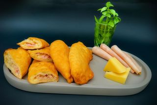 Box cu șuncă și cașcaval (4 bucăți)