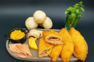 Langosbox Vilas cu șuncă, cașcaval, ciuperci și porumb (6 bucăți)