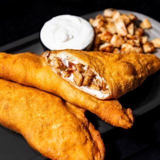 Box cu pui, smântână și cașcaval