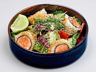 Salată cu somon (200 g)