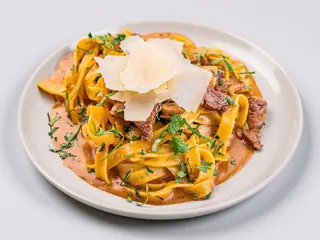 Tagliatelle cu vită și ciuperci