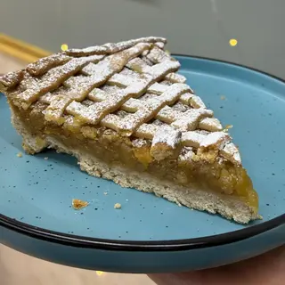 Tarta cu mere si stafide (de post)