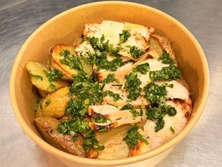 Cartofi copti cu piept de pui