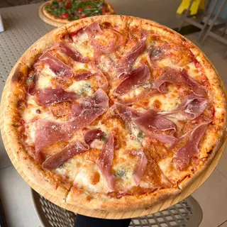 Family Delicioza 