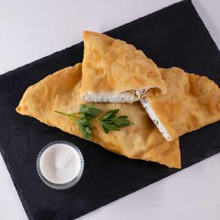 Ceburek cu branza de vaci telemea si verdeata 120gr