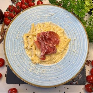 Penne Queso con Jambon