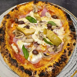 Pizza capricciosa 