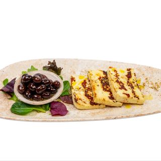 Brânza halloumi la grătar