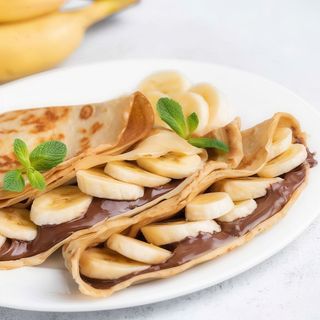 Clătite cu Finetti, banane și biscuiți