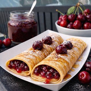 Clatita cu Dulceaţă de Vişine