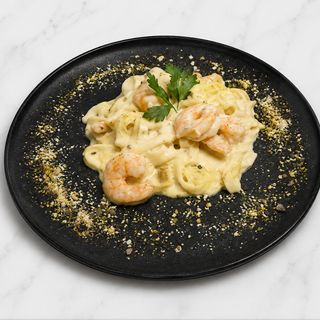 Tagliatelle Alfredo con Gamberi